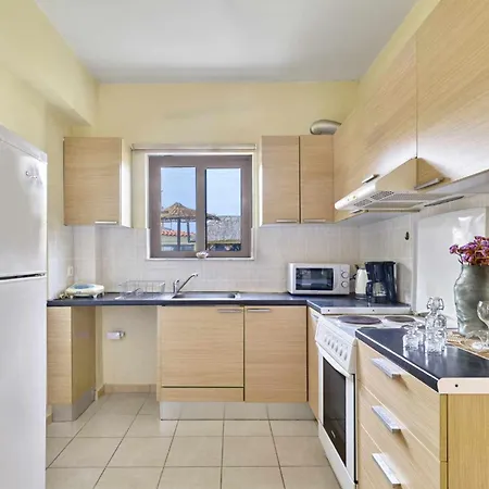 Gereoudis With Sea View & Pool Aparthotel 3*