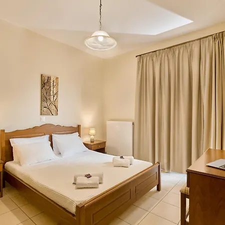 Gereoudis With Sea View & Pool