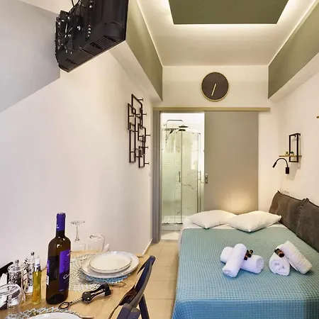 Gereoudis With Sea View & Pool