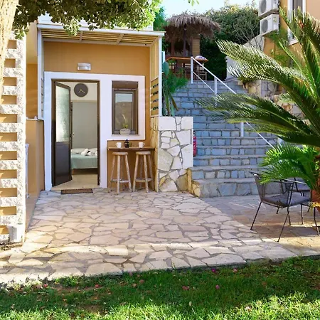Gereoudis With Sea View & Pool Aparthotel 3*