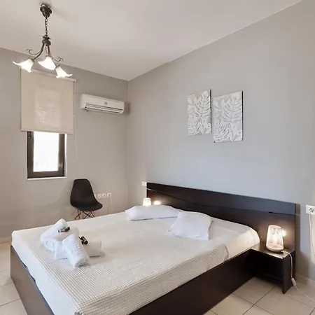 Gereoudis With Sea View & Pool 3*
