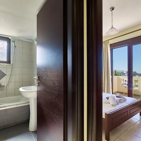 Gereoudis With Sea View & Pool 3* Kolimvárion