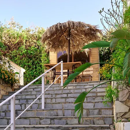 Gereoudis With Sea View & Pool
