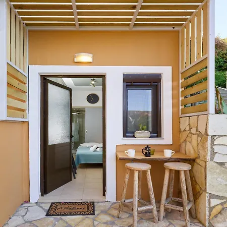 Gereoudis With Sea View & Pool Aparthotel 3*