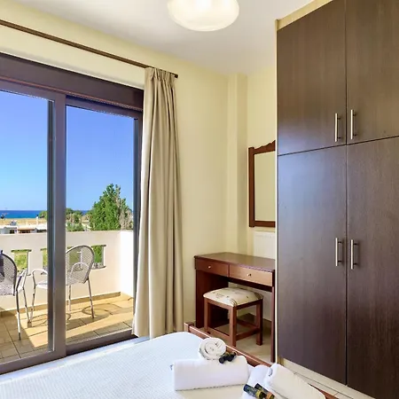 Gereoudis With Sea View & Pool 3* Kolimvárion