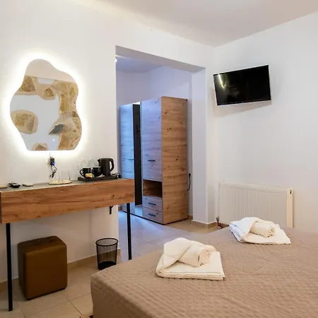 Gereoudis With Sea View & Pool 3*