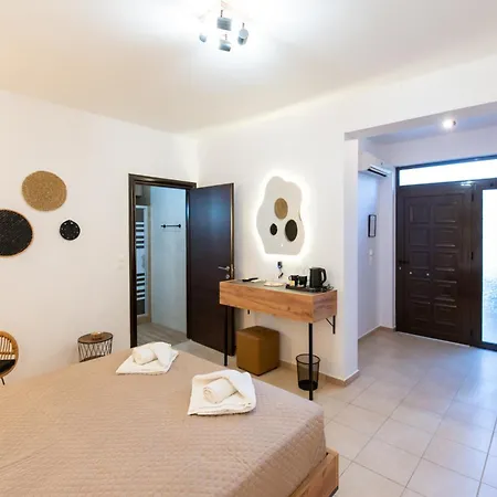 Gereoudis With Sea View & Pool Aparthotel 3*