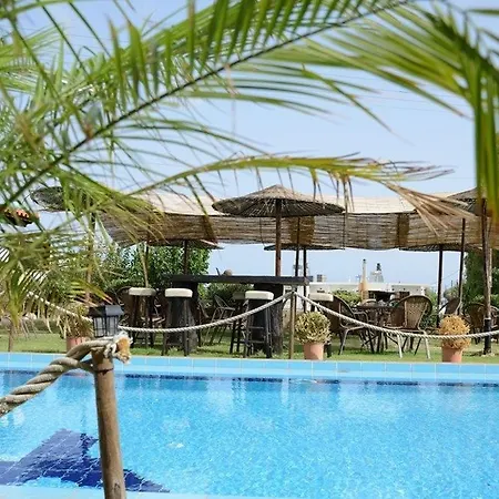 Gereoudis With Sea View & Pool Aparthotel Kolimvárion